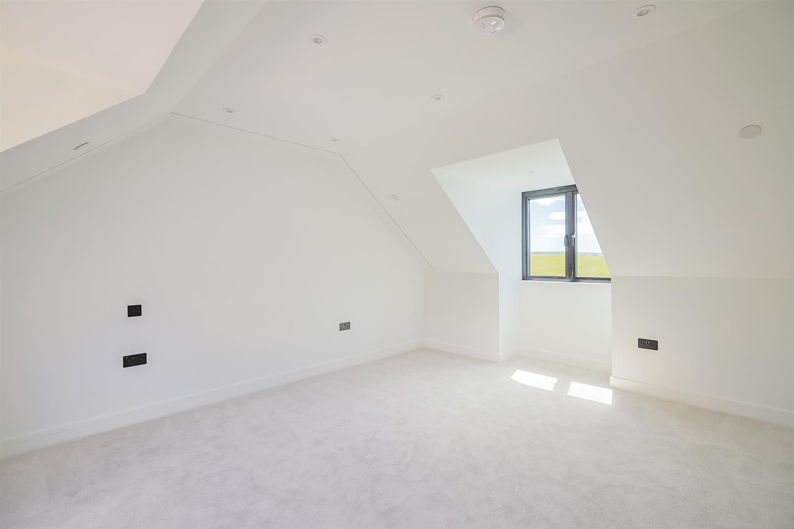 Heddfan, Croesyceiliog, Carmarthen, SA32 8DS